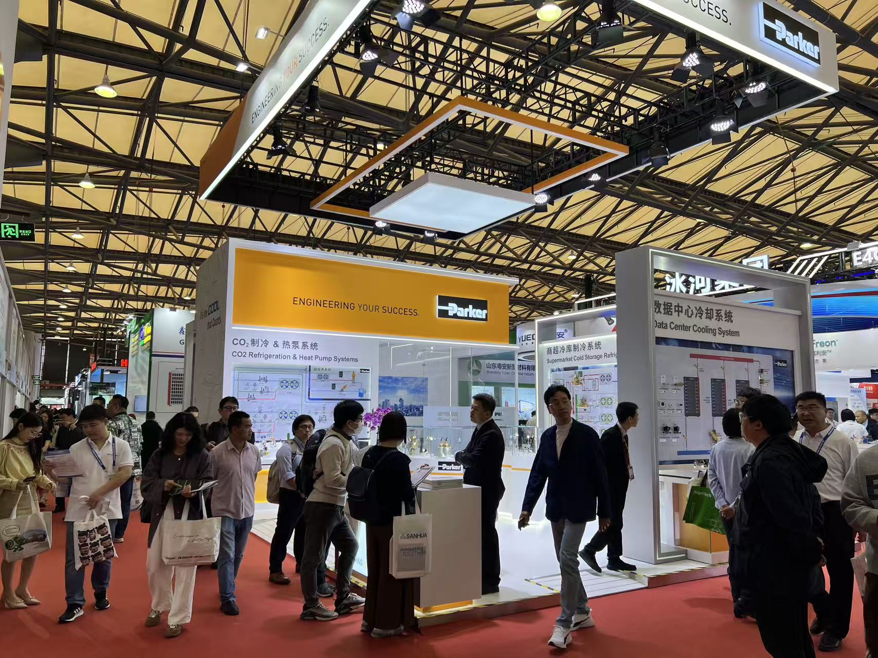 以绿色创新与本地化赋能 派克汉尼汾亮相2025中国制冷展1.jpg 以绿色创新与本地化赋能 派克汉尼汾亮相2025中国制冷展1.jpg