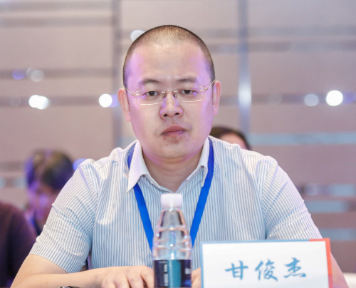 奥克斯空调家电集团国内营销<br/>商用销售总经理甘俊杰